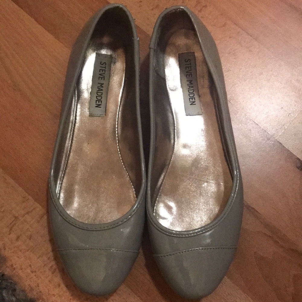 Steve Madden Gray Flats size 8